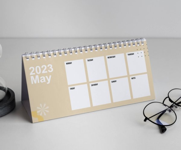 calendario-de-mesa-com-textos-em-ingles